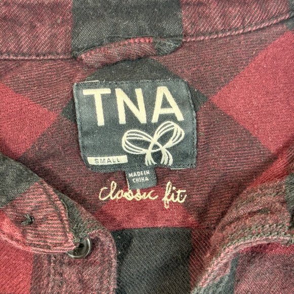 TNA Aritzia Women's S Classic Fit Red & Black Plaid Flannel Shirt Button Down - Picture 2 of 10